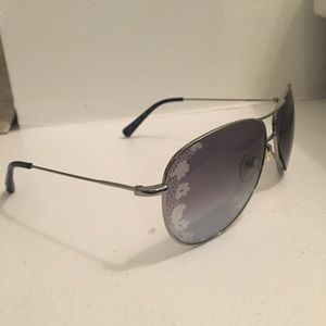 Valentino Accessories - Valentino Rose Imprint Aviators Valentino Accessories - Valentino Rose Imprint Aviators